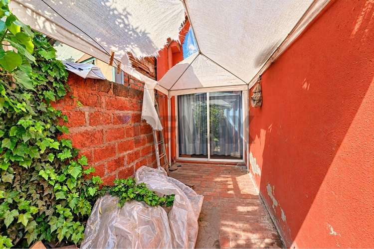 Oportunidad de remodelar - casa esquina - Imagen 24