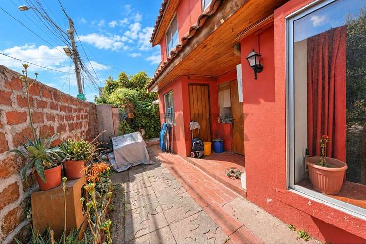Oportunidad de remodelar - casa esquina - Imagen 4