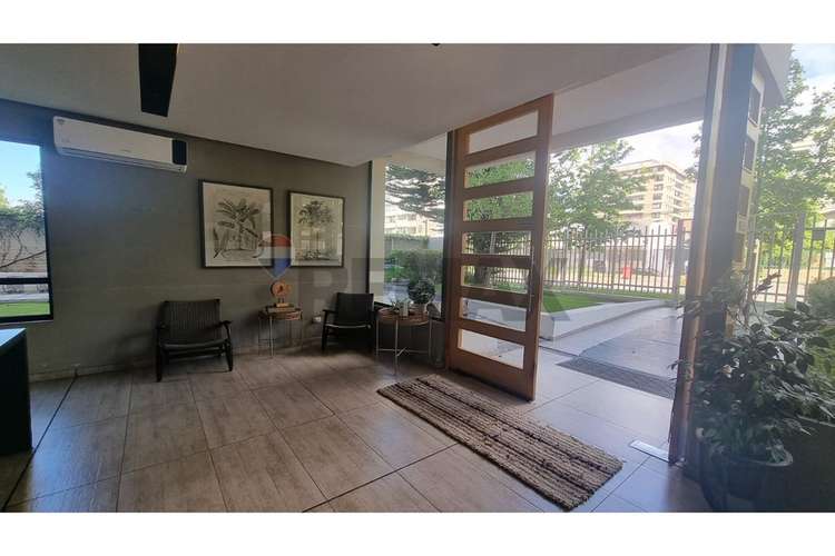 Amplio depto 2d/2b con bella vista en las condes - Imagen 17