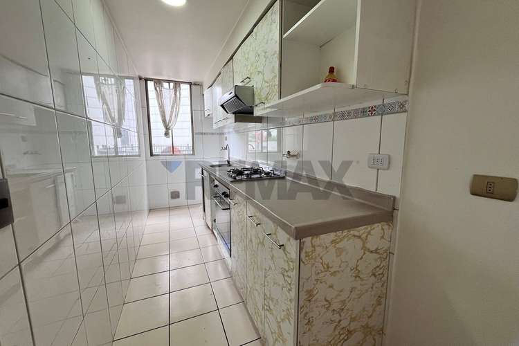 Tres dormitorios dos baños metro u. catolica - Imagen 6