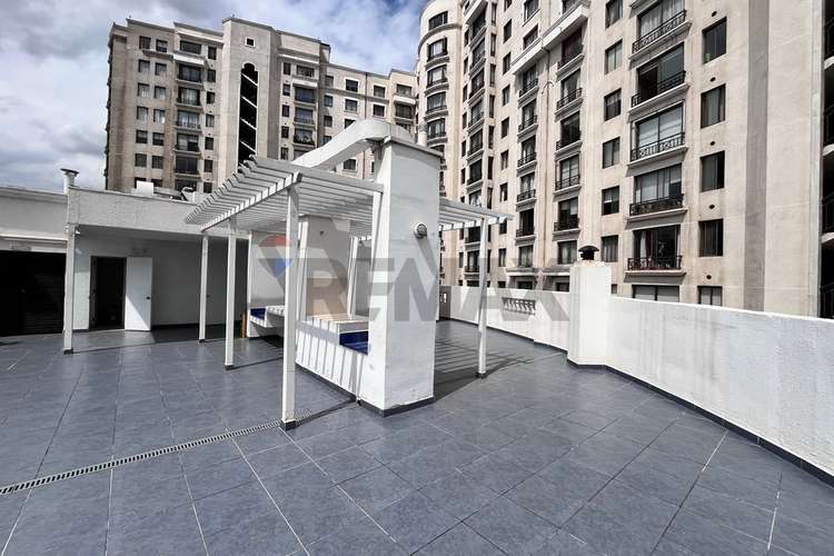 Tres dormitorios dos baños metro u. catolica - Imagen 23