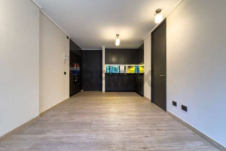 Depto semi nuevo 1d con patio las condes - Imagen 4