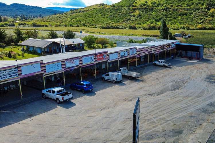 Centro comercial con 15 locales único en pencahue