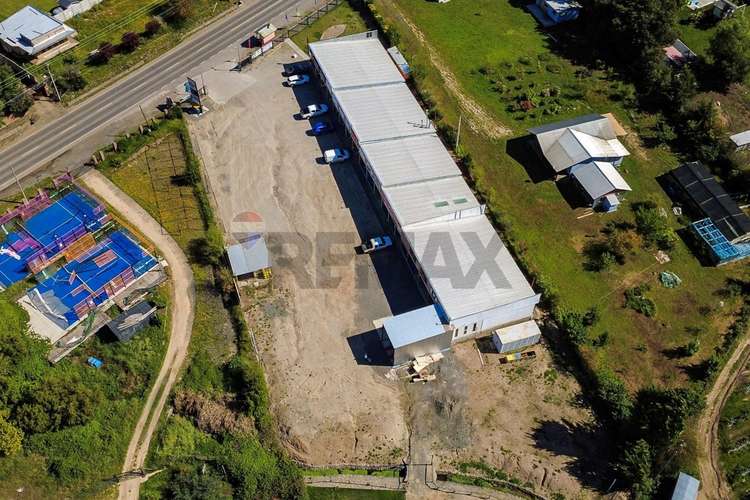 Centro comercial con 15 locales único en pencahue