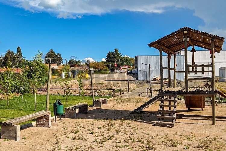 Centro comercial con 15 locales único en pencahue
