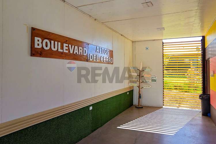 Centro comercial con 15 locales único en pencahue