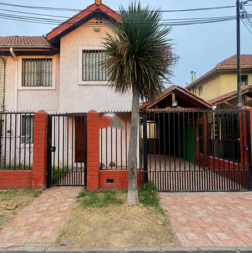 SE VENDE AMPLIA CASA 3D 3B QUILICURA