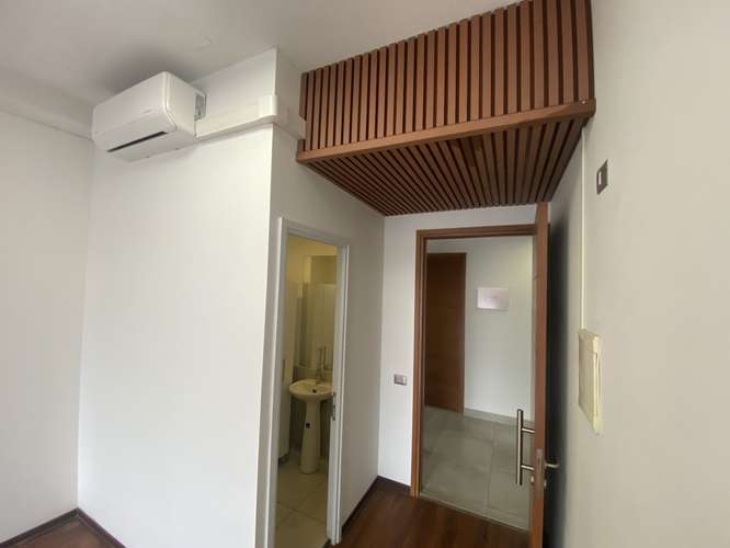 OF 30M2 ARRIENDO - PUERTAS DE CHICUREO PLANTA LIBRE AIRE AC