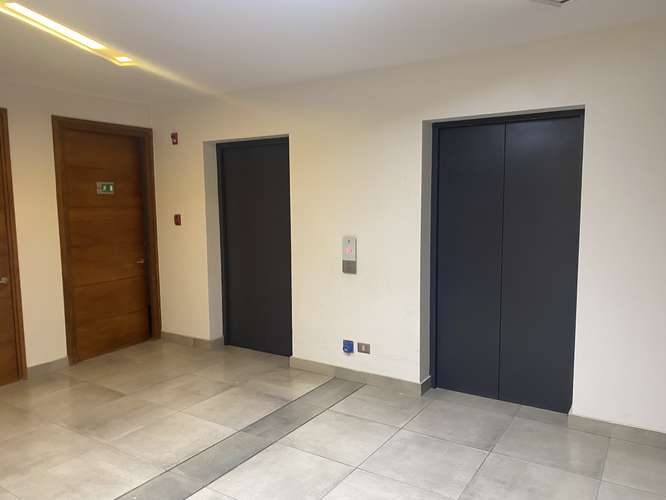 OF 30M2 ARRIENDO - PUERTAS DE CHICUREO PLANTA LIBRE AIRE AC