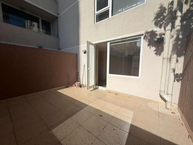 EN ARRIENDO DEPARTAMENTO CON PATIO EN EDIFICIO CENTRO I - Imagen 3