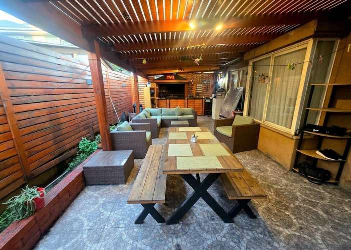 VENDO CASA 3P EN SANTA MARÍA DE MAIPÚ  153 MTS2