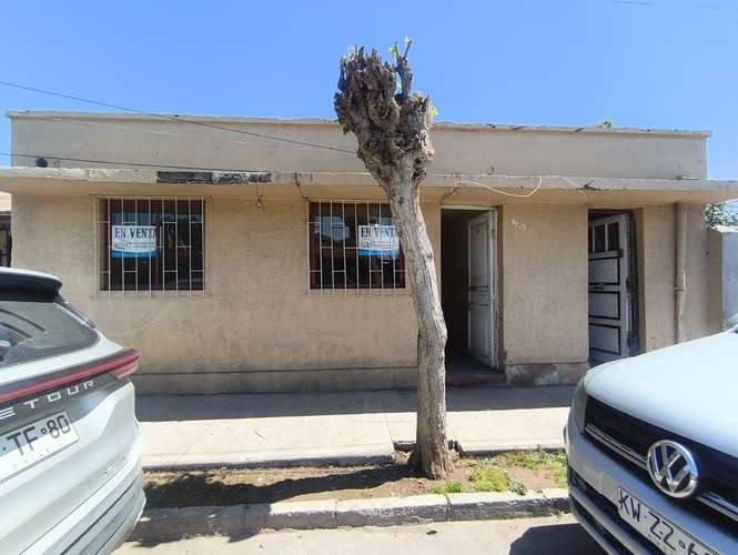 VENTA DE CASA PARA REMODELAR EN AMPLIO TERRENO