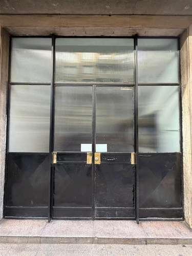 Oficina en venta recibidor, 1 privado y 1 baño en Santiago