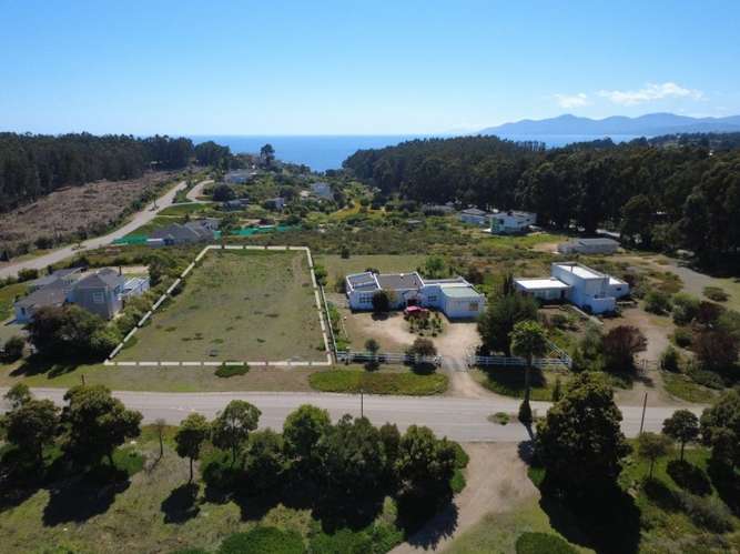 SITIO DE 2.400 METROS, CON VISTA AL MAR, EN COSTA QUILEN