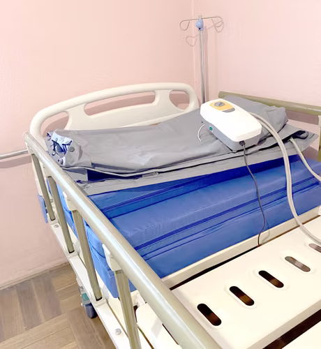 Cama Clínica Promsa 2 Posiciones + Antiescaras + Colchón + Andado