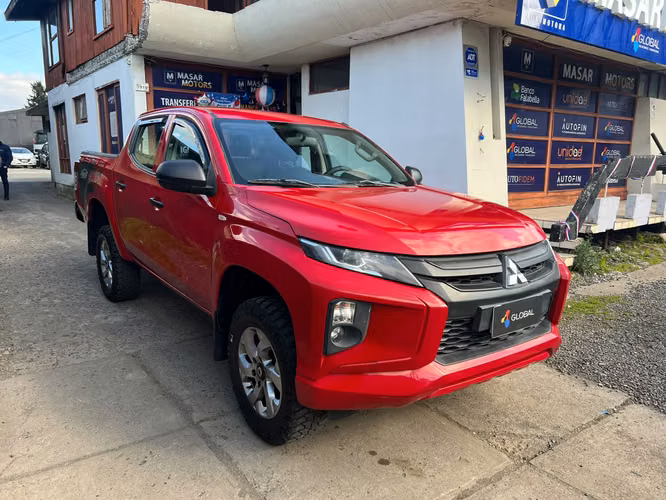 MITSUBISHI L200 4X4