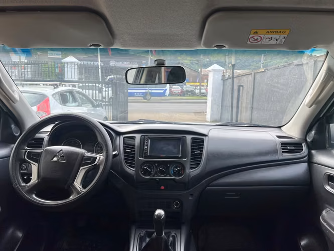 MITSUBISHI L200 4X4 CRT - Imagen 3
