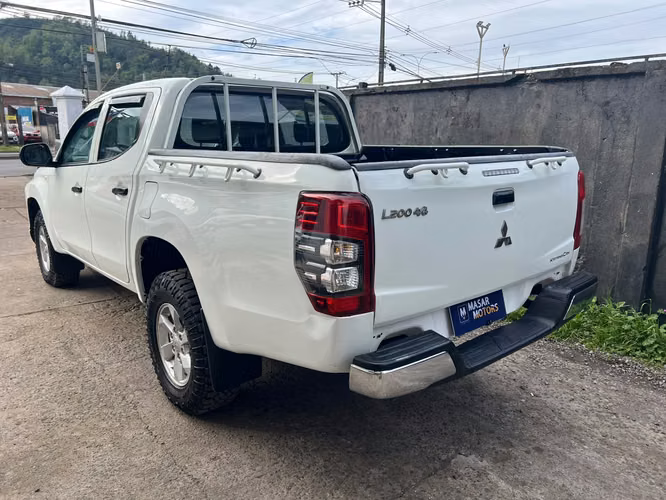 MITSUBISHI L200 4X4 CRT - Imagen 7