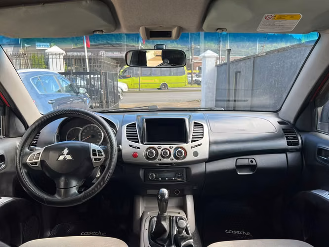MITSUBISHI L200 4X4 - Imagen 7