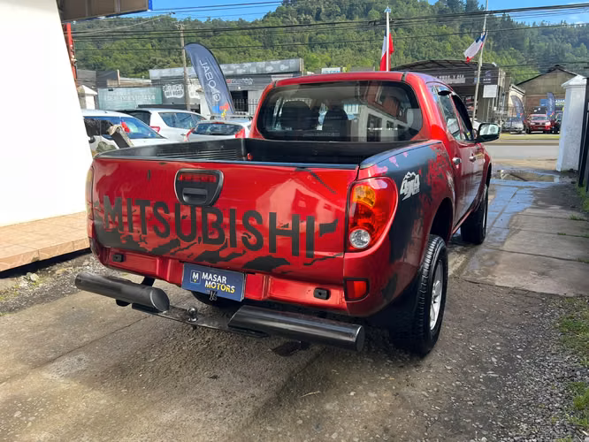 MITSUBISHI L200 4X4 - Imagen 5