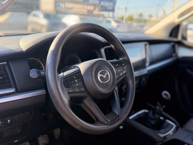 MAZDA BT50 4X4 - Imagen 9