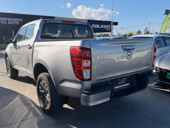 MAZDA BT50 4X4 - Imagen 4