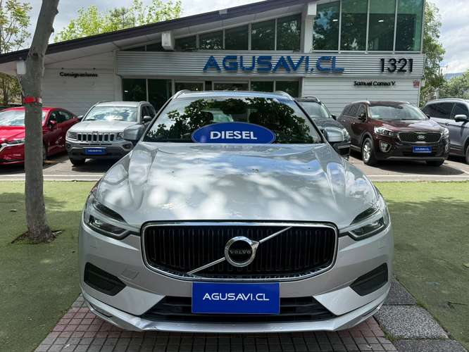 Volvo XC60 2.0 D4 MOMENTUM DIESEL 4X4 AT 5P. (2021)