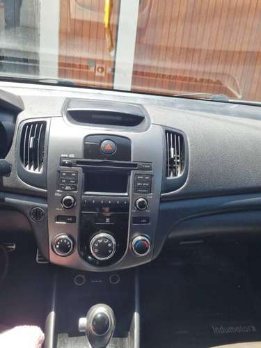 Kia cerato 2012
