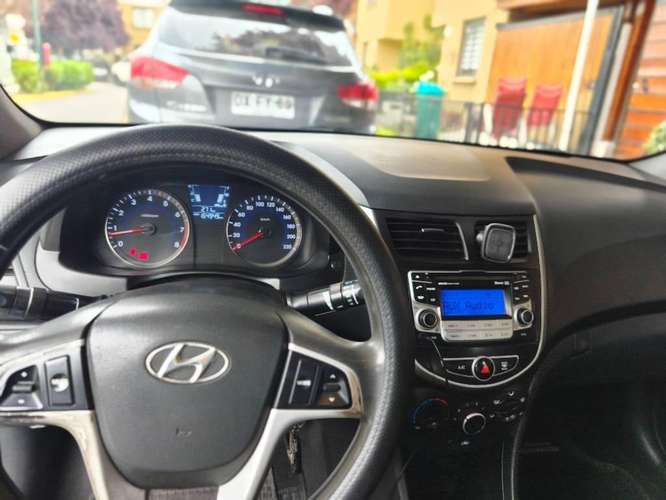 Hyundai accent RB 2013