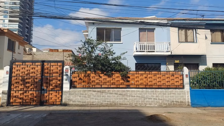 Casa sector Sur, Residencial y Comercial Avenida Brasil Antofagasta.