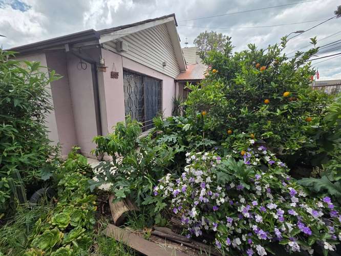Casa frente a Mall Cenco Florida 4D 2B Para Remodelar