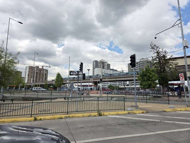 Casa frente a Mall Cenco Florida 4D 2B Para Remodelar - Imagen 26