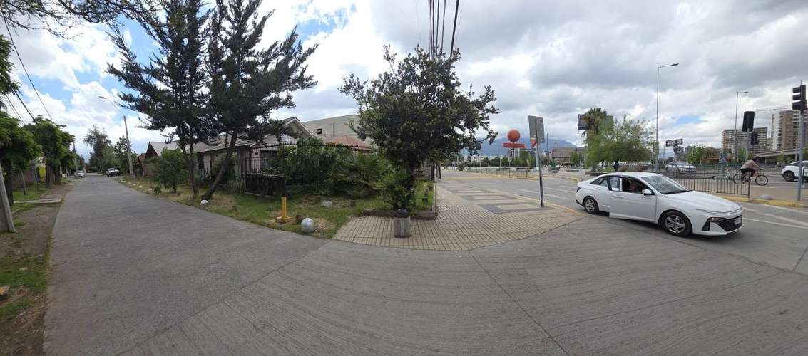 Casa frente a Mall Cenco Florida 4D 2B Para Remodelar - Imagen 4