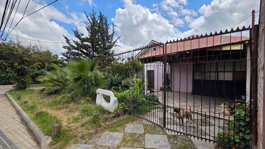 Casa frente a Mall Cenco Florida 4D 2B Para Remodelar - Imagen 5