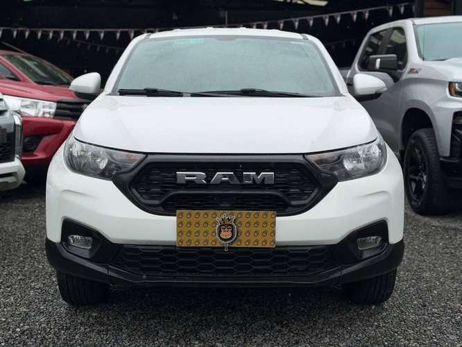RAM 700 DOBLE CABINA 2024