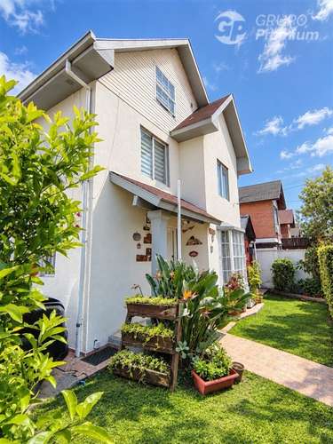 Casa Esquina Aislada 6D/3B con Piscina C. Del Este Pte. Alto