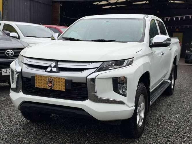 MITSUBISHI L200 KATANA  2022 4x4 - Imagen 5