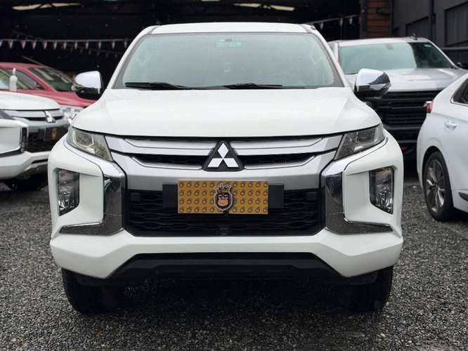 MITSUBISHI L200 KATANA  2022 4x4 - Imagen 3