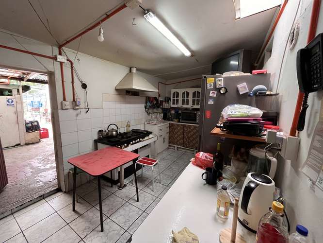 Restaurant 140 m2 útiles, 2.100 m2 terreno