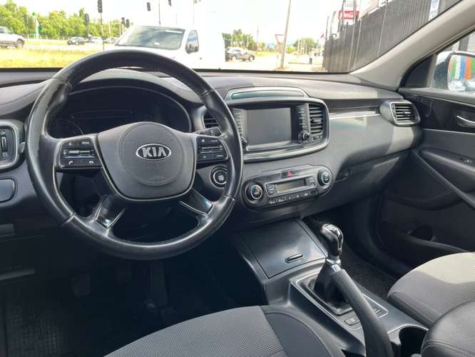 KIA SORENTO EX 2.4 MT 2019