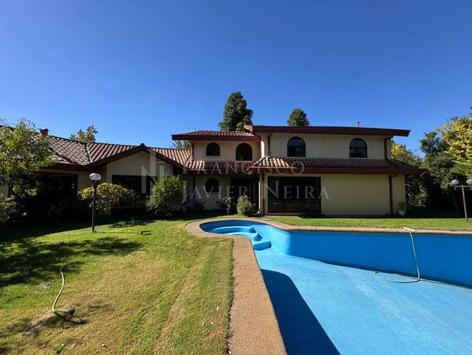 Casa Esquina 4D + Piscina + Estacionamiento 4 Vehículos – Quilamapu, Chillán.