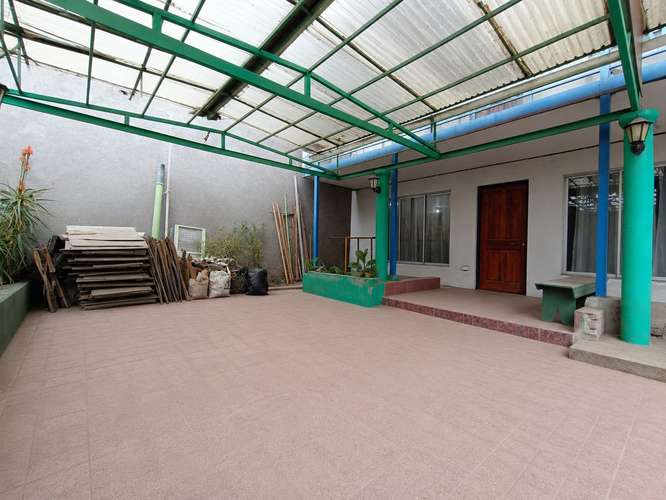 181 M2 CONTRUIDOS Y 219 M2 DE TERRENO 7D 3 B