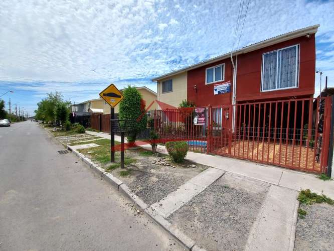 HERMOSA CASA EN BUIN, 5 HAB 2 BAÑ