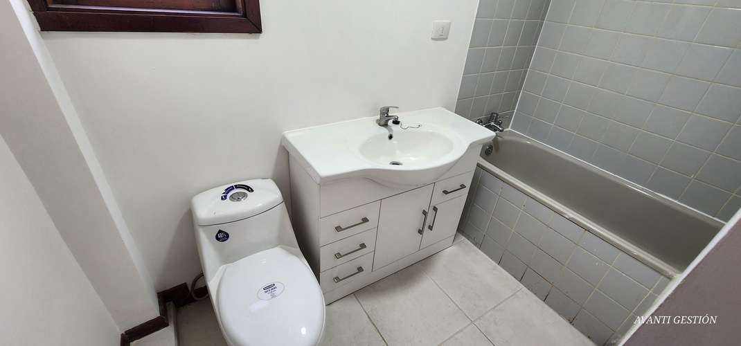 ARRIENDO CASA COMERCIAL OFICINAS HABITACIONAL EN REGIMIENTO - Imagen 18