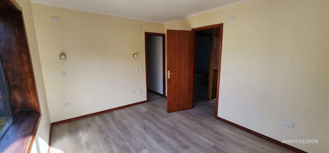 ARRIENDO CASA COMERCIAL OFICINAS HABITACIONAL EN REGIMIENTO - Imagen 14