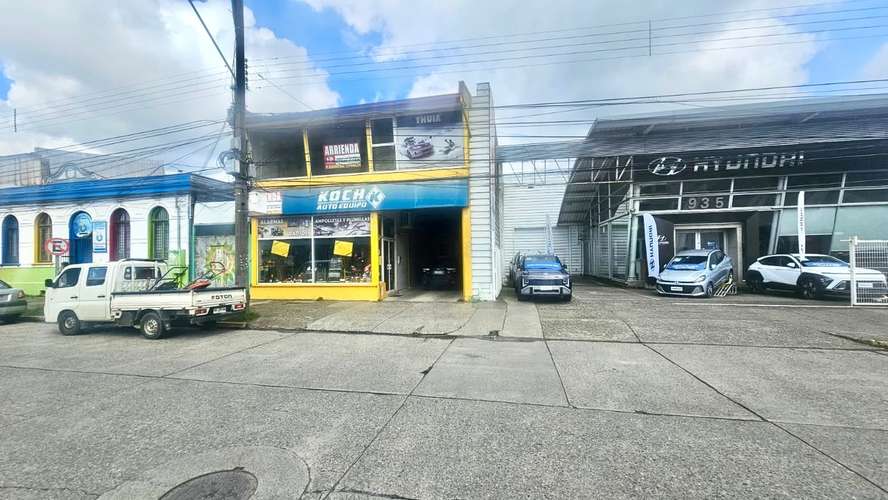 LOCAL COMERCIAL FRENTE AL TERMINAL DE BUSES DE VALDIVIA