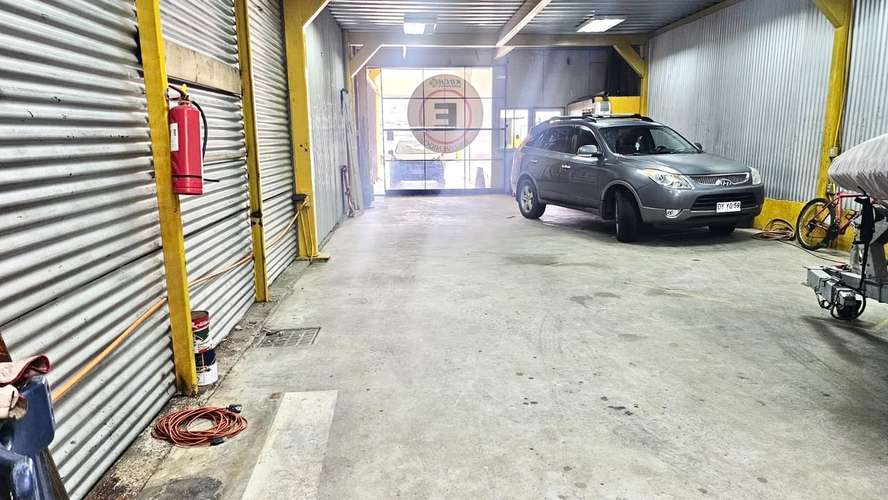 LOCAL COMERCIAL FRENTE AL TERMINAL DE BUSES DE VALDIVIA