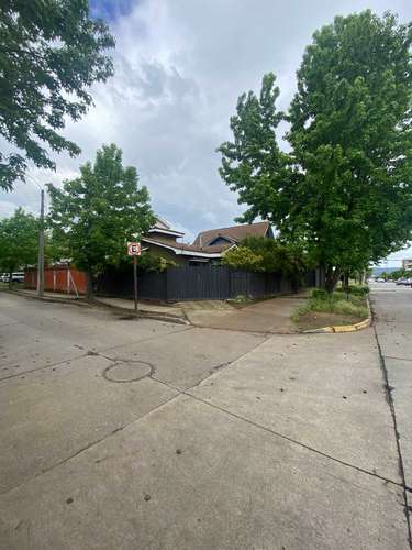 Espaciosa Casa Esquina con Aptitud Comercial (187619)