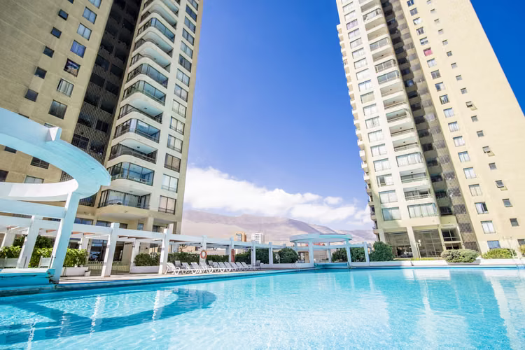 Arriendo Excelente Departamento Amoblado. Edificio Trinidad