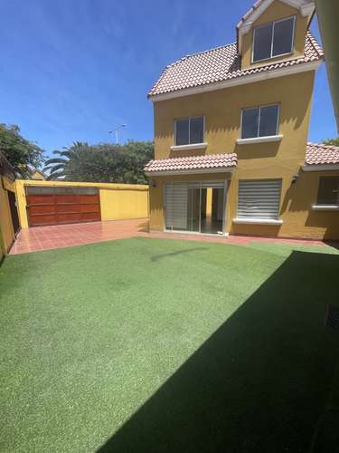 Entrada Independiente, Stgo Humberstone, 5Dormit, 4Baños, 3 Estacionamientos